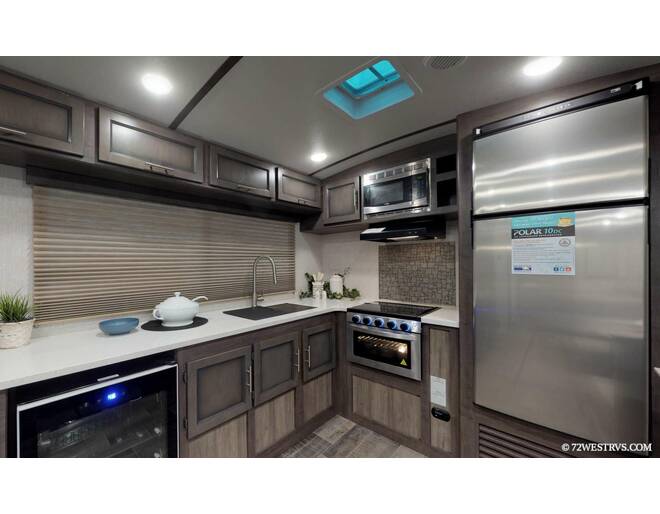 2023 CrossRoads RV Sunset Trail Super Lite 253RB Travel Trailer at 72 West Motors and RVs STOCK# 351117 Photo 7