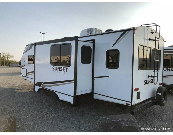 2024 CrossRoads RV Sunset Trail Super Lite 258RD Travel Trailer at 72 West Motors and RVs STOCK# 350158 Photo 5