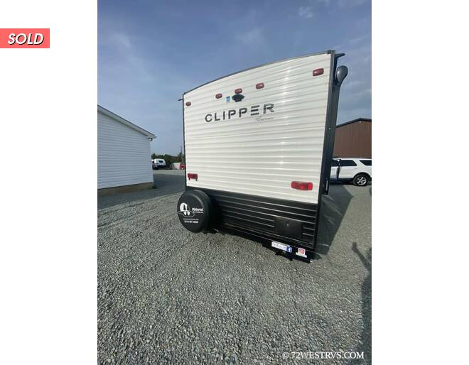 2021 Coachmen Clipper 17FQS Travel Trailer at 72 West Motors and RVs STOCK# 126521U Photo 3