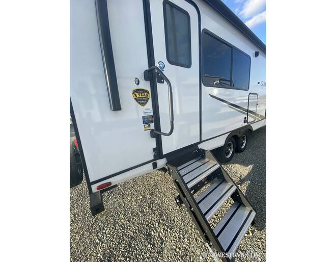 2024 CrossRoads RV Sunset Trail Super Lite 256RK Travel Trailer at 72 West Motors and RVs STOCK# 350153 Photo 4