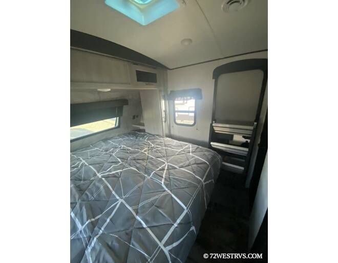 2024 CrossRoads RV Sunset Trail Super Lite 256RK Travel Trailer at 72 West Motors and RVs STOCK# 350153 Photo 15