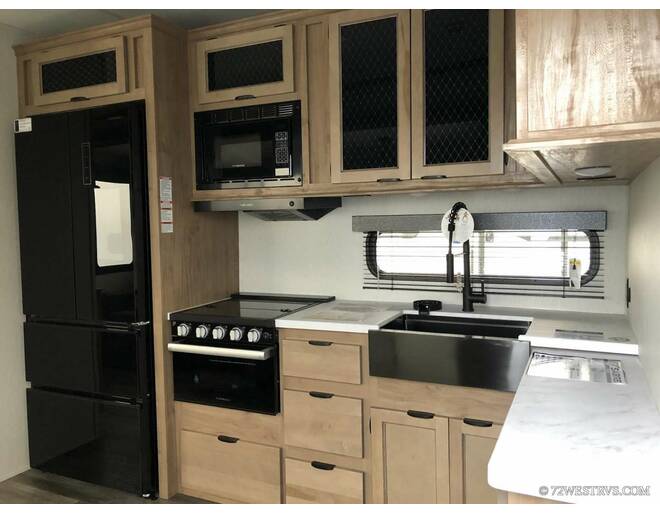 2024 Sabre 26BBR Fifth Wheel at 72 West Motors and RVs STOCK# 113992 Photo 7