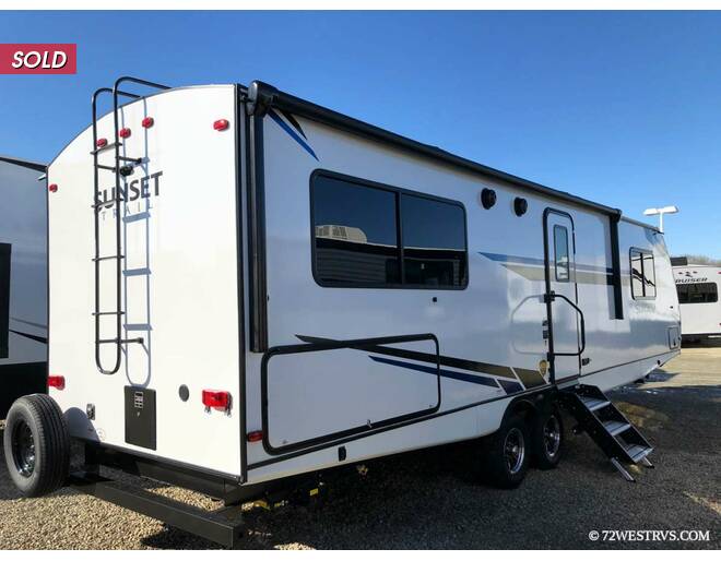 2021 CrossRoads RV Sunset Trail Super Lite 309RK Travel Trailer at 72 West Motors and RVs STOCK# 352031 Photo 5