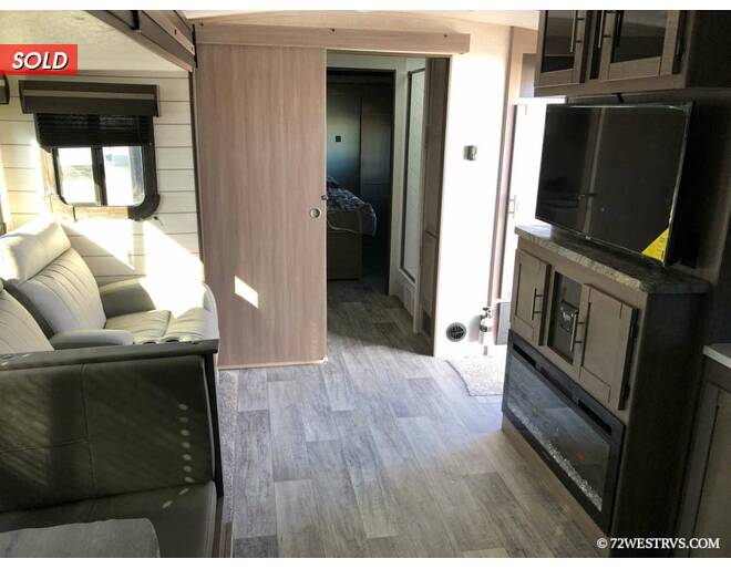 2021 CrossRoads RV Sunset Trail Super Lite 309RK Travel Trailer at 72 West Motors and RVs STOCK# 352031 Photo 15