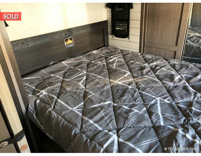 2021 CrossRoads RV Sunset Trail Super Lite 309RK Travel Trailer at 72 West Motors and RVs STOCK# 352031 Photo 19