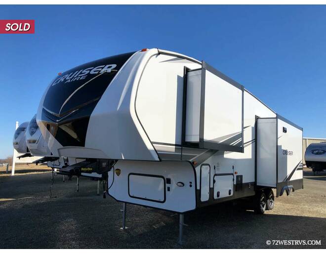2021 CrossRoads Cruiser Aire 29SI Fifth Wheel at 72 West Motors and RVs STOCK# 320645 Photo 2