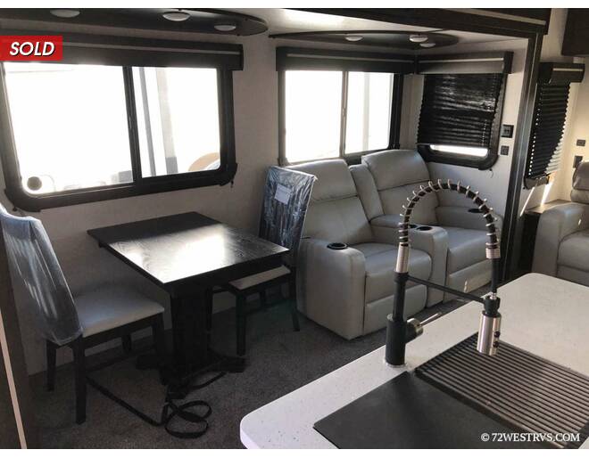 2021 CrossRoads Cruiser Aire 29SI Fifth Wheel at 72 West Motors and RVs STOCK# 320645 Photo 8