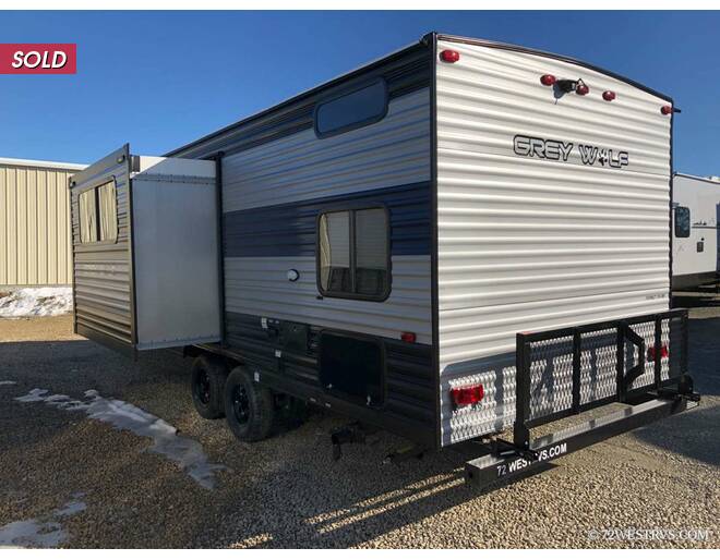 2021 Cherokee Grey Wolf 23DBH Travel Trailer at 72 West Motors and RVs STOCK# 072173 Photo 4