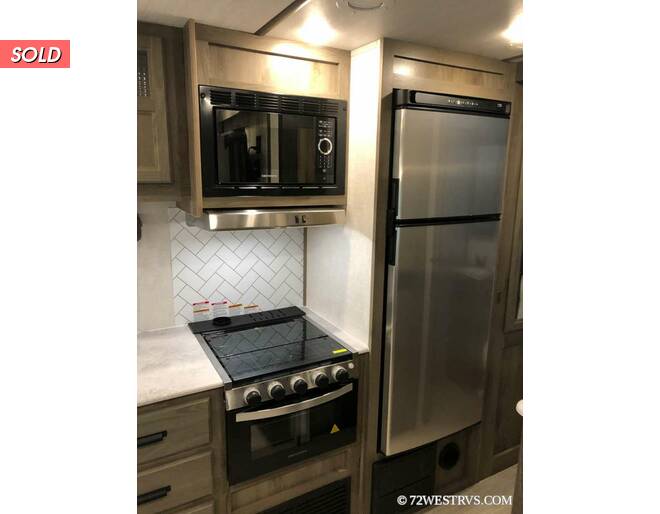 2021 Surveyor Legend 252RBLE Travel Trailer at 72 West Motors and RVs STOCK# 040900 Photo 13