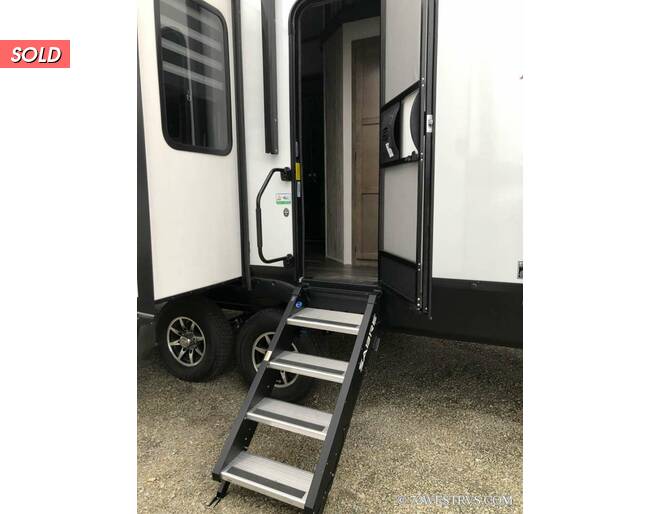2021 Sabre 36BHQ Fifth Wheel at 72 West Motors and RVs STOCK# 107441 Photo 7