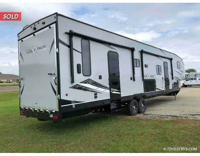 2021 Cherokee Wolf Pack Toy Hauler 365PACK16 Fifth Wheel at 72 West Motors and RVs STOCK# 218499 Photo 3
