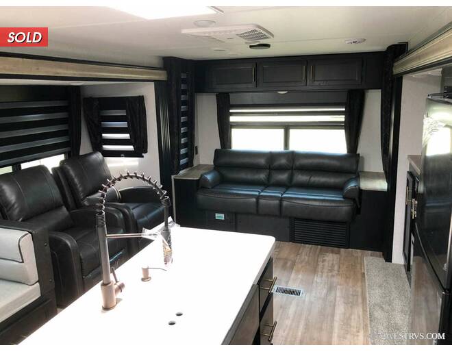 2021 Cherokee 274WKBL Black Label Travel Trailer at 72 West Motors and RVs STOCK# 152448 Photo 6