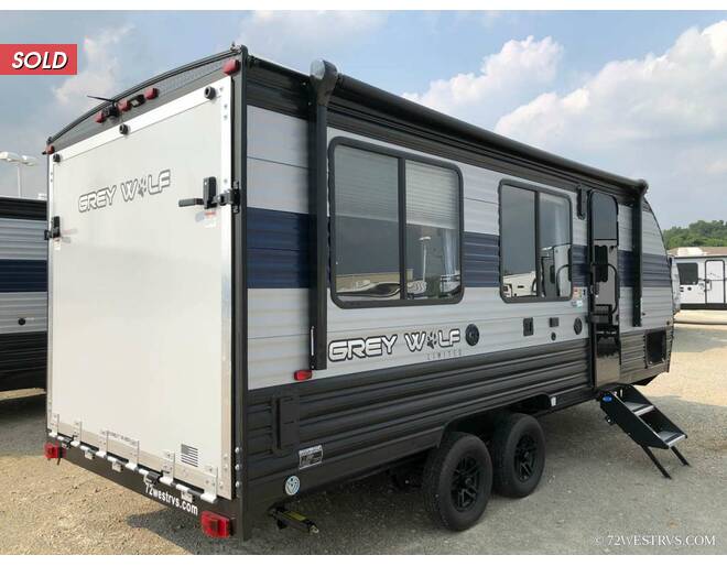 2021 Cherokee Grey Wolf 18RR Travel Trailer at 72 West Motors and RVs STOCK# 077008 Photo 5