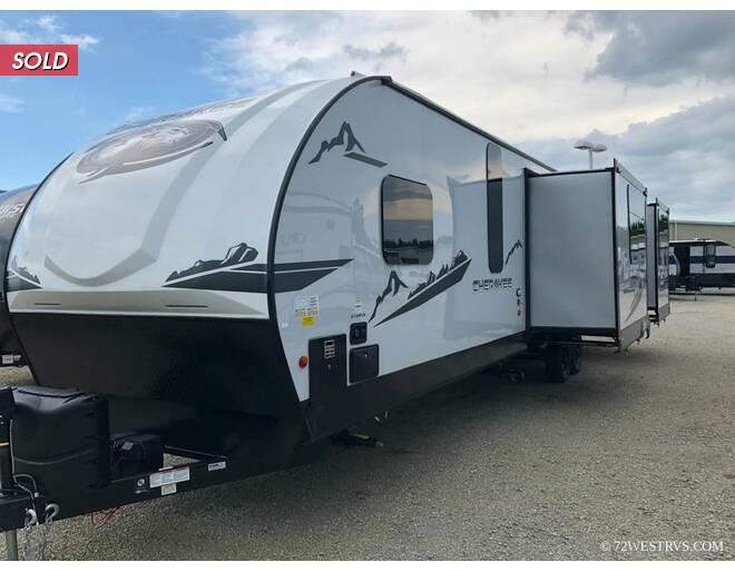 2022 Cherokee 306MMBL Black Label Travel Trailer at 72 West Motors and RVs STOCK# 153911 Photo 3