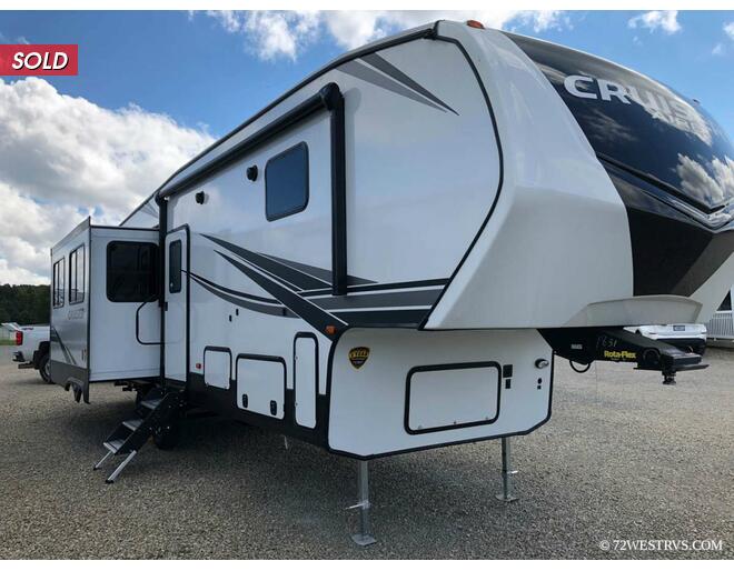 2022 CrossRoads Cruiser Aire 31SI Fifth Wheel at 72 West Motors and RVs STOCK# 321831 Exterior Photo
