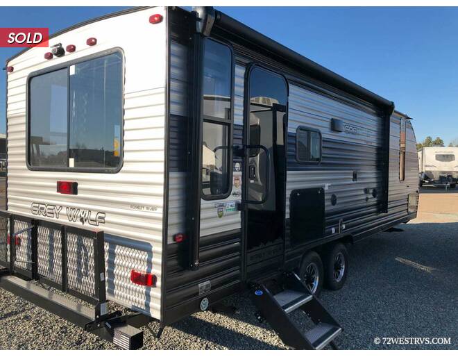 2022 Cherokee Grey Wolf 23MK Travel Trailer at 72 West Motors and RVs STOCK# 079524 Photo 4