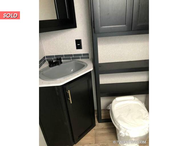 2022 Cherokee Grey Wolf 23MK Travel Trailer at 72 West Motors and RVs STOCK# 079524 Photo 11