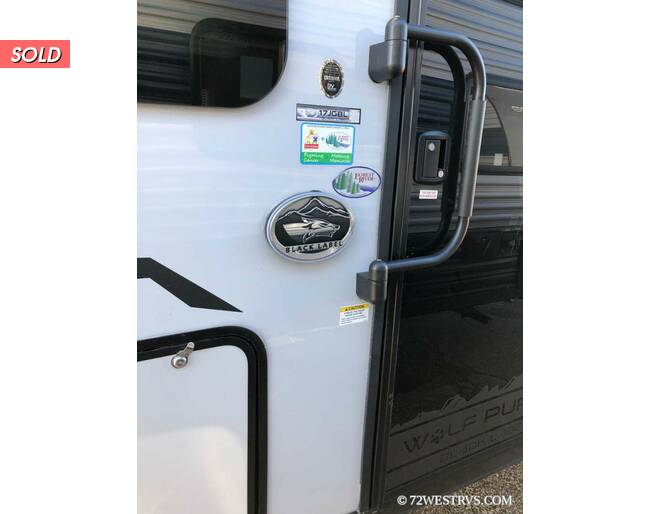2022 Cherokee Wolf Pup 17JGBL Black Label Travel Trailer at 72 West Motors and RVs STOCK# 021310 Photo 4