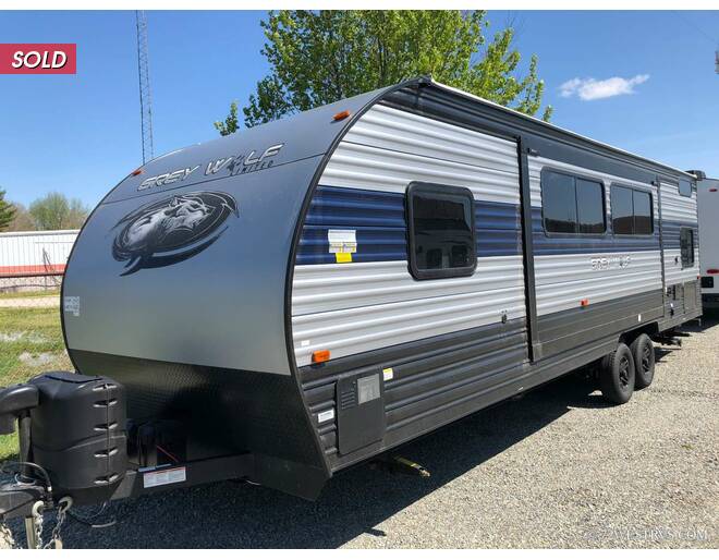 2022 Cherokee Grey Wolf 26DBH Travel Trailer at 72 West Motors and RVs STOCK# 081022 Photo 3