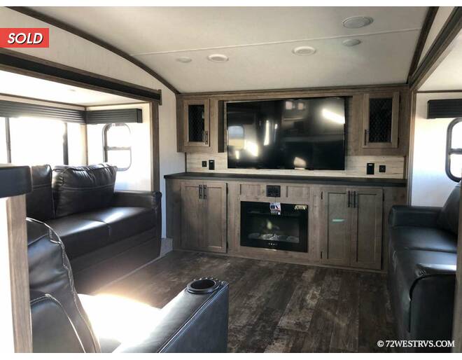 2022 Sabre 37FLH Fifth Wheel at 72 West Motors and RVs STOCK# 109166 Photo 7