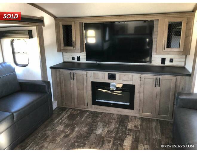 2022 Sabre 37FLH Fifth Wheel at 72 West Motors and RVs STOCK# 108967 Photo 19