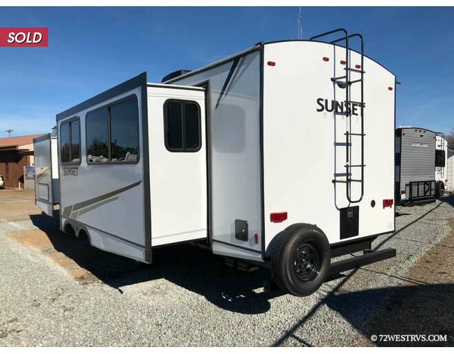 2022 CrossRoads RV Sunset Trail Super Lite 309RK Travel Trailer at 72 West Motors and RVs STOCK# 350635 Photo 4
