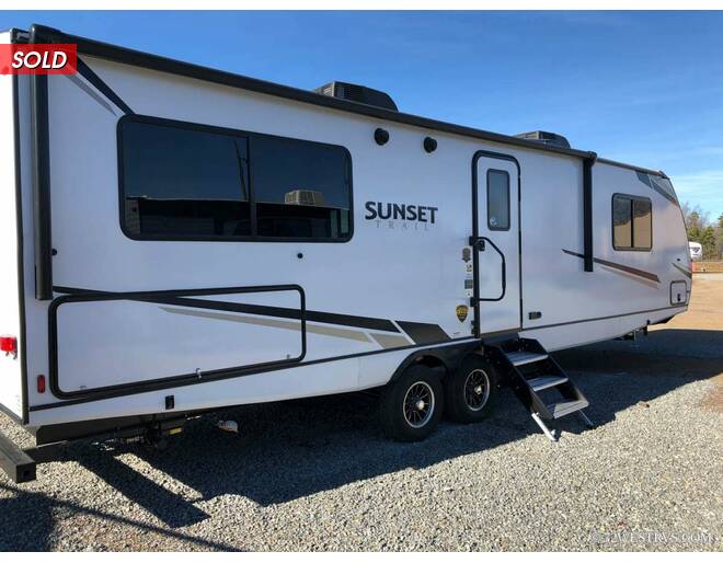 2022 CrossRoads RV Sunset Trail Super Lite 309RK Travel Trailer at 72 West Motors and RVs STOCK# 350635 Photo 5