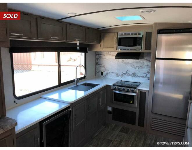 2022 CrossRoads RV Sunset Trail Super Lite 309RK Travel Trailer at 72 West Motors and RVs STOCK# 350635 Photo 8