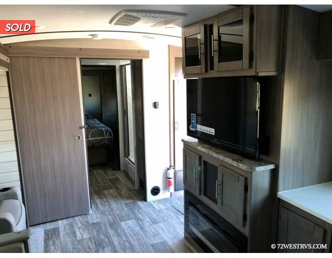 2022 CrossRoads RV Sunset Trail Super Lite 309RK Travel Trailer at 72 West Motors and RVs STOCK# 350635 Photo 10