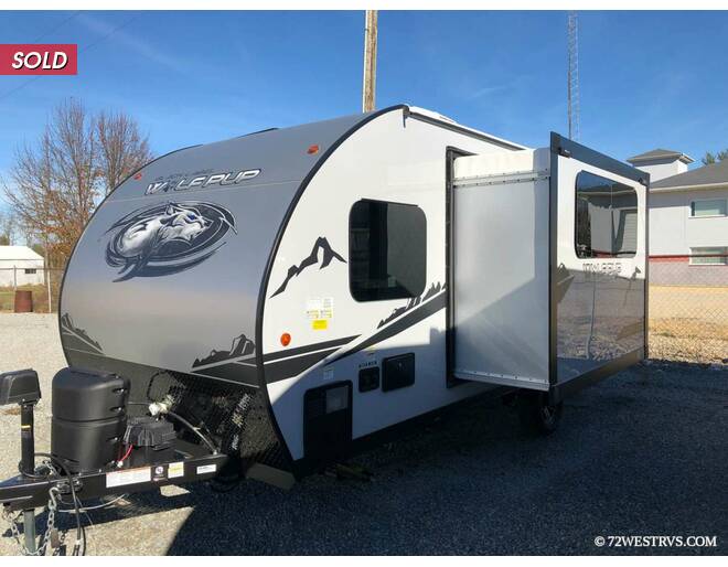 2022 Cherokee Wolf Pup 17JGBL Black Label Travel Trailer at 72 West Motors and RVs STOCK# 020260U Photo 3