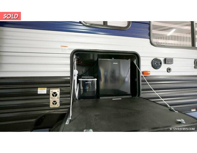 2022 Cherokee Grey Wolf 26BRB Travel Trailer at 72 West Motors and RVs STOCK# 080280 Photo 5