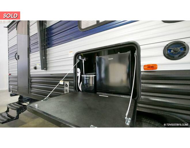 2022 Cherokee Grey Wolf 26BRB Travel Trailer at 72 West Motors and RVs STOCK# 080280 Photo 4