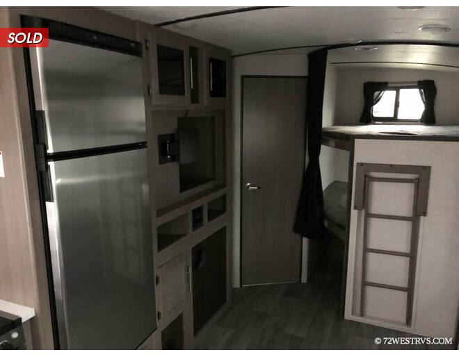 2021 CrossRoads RV Sunset Trail Super Lite 272BH Travel Trailer at 72 West Motors and RVs STOCK# 351351 Photo 9