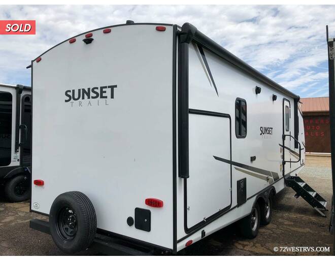 2022 CrossRoads RV Sunset Trail Super Lite 253RB Travel Trailer at 72 West Motors and RVs STOCK# 352777 Photo 5