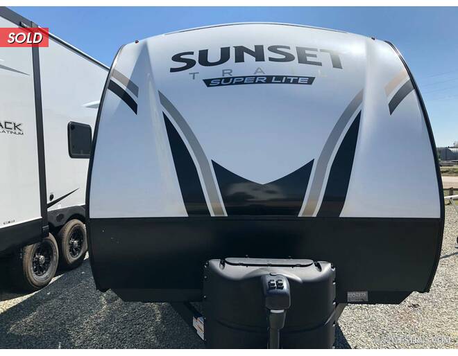 2022 CrossRoads RV Sunset Trail Super Lite 272BH Travel Trailer at 72 West Motors and RVs STOCK# 352875 Photo 2