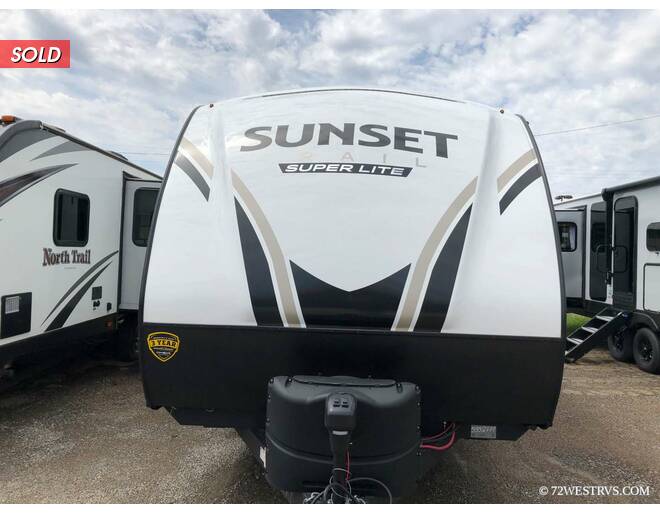 2022 CrossRoads RV Sunset Trail Super Lite 253RB Travel Trailer at 72 West Motors and RVs STOCK# 352773 Photo 2