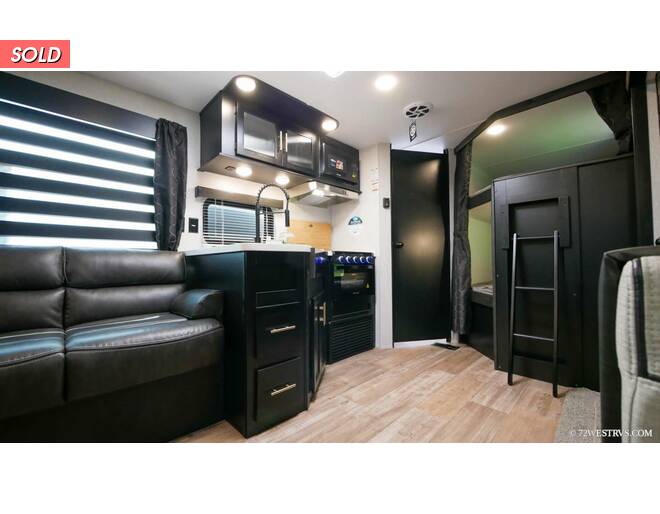 2022 Cherokee 274BRBBL Black Label Travel Trailer at 72 West Motors and RVs STOCK# 158385 Photo 9