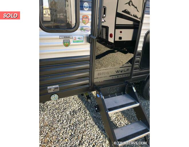 2022 Cherokee Grey Wolf 23MK Travel Trailer at 72 West Motors and RVs STOCK# 082999 Photo 5