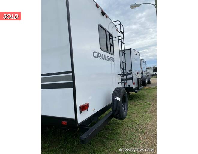 2022 Crossroads Cruiser Aire 27RBS Travel Trailer at 72 West Motors and RVs STOCK# 320983 Photo 2