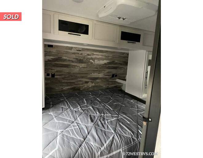 2022 Crossroads Cruiser Aire 27RBS Travel Trailer at 72 West Motors and RVs STOCK# 320983 Photo 5