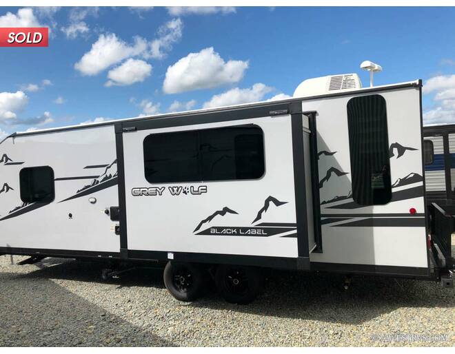 2022 Cherokee Grey Wolf 23MKBL Black Label Travel Trailer at 72 West Motors and RVs STOCK# 084327 Photo 4