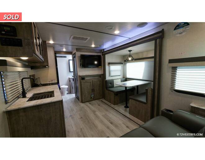 2023 Surveyor Legend 252RBLE Travel Trailer at 72 West Motors and RVs STOCK# 045932 Photo 13
