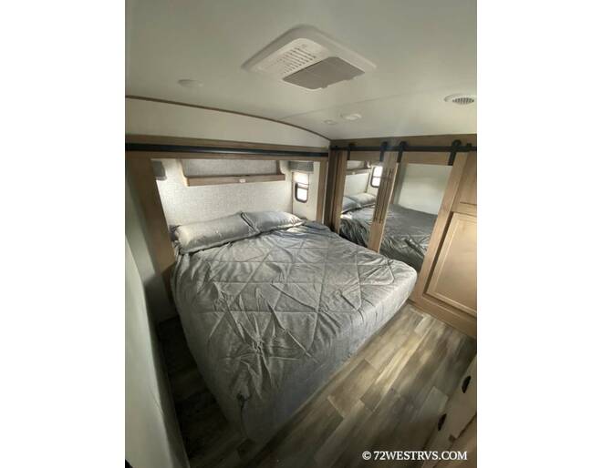 2024 Sabre 32GKS Fifth Wheel at 72 West Motors and RVs STOCK# 113206 Photo 5