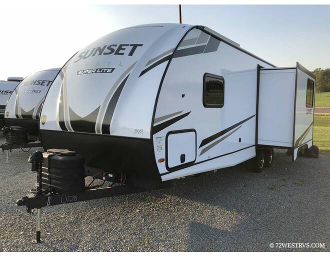 2024 CrossRoads RV Sunset Trail Super Lite 258RD Travel Trailer at 72 West Motors and RVs STOCK# 350158 Photo 4