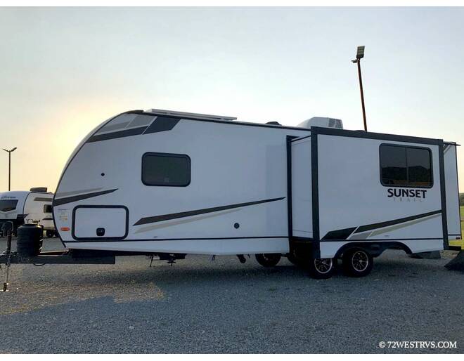 2024 CrossRoads RV Sunset Trail Super Lite 258RD Travel Trailer at 72 West Motors and RVs STOCK# 350158 Photo 6