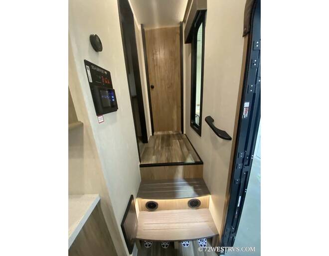 2024 Sabre 32BHT Fifth Wheel at 72 West Motors and RVs STOCK# 113682 Photo 10